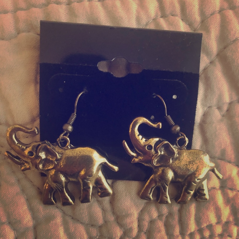 Elephant 🐘 earrings (one pair)